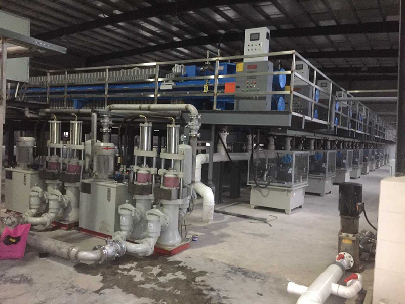 卡拉膠過(guò)濾現(xiàn)場(chǎng)(圖1)